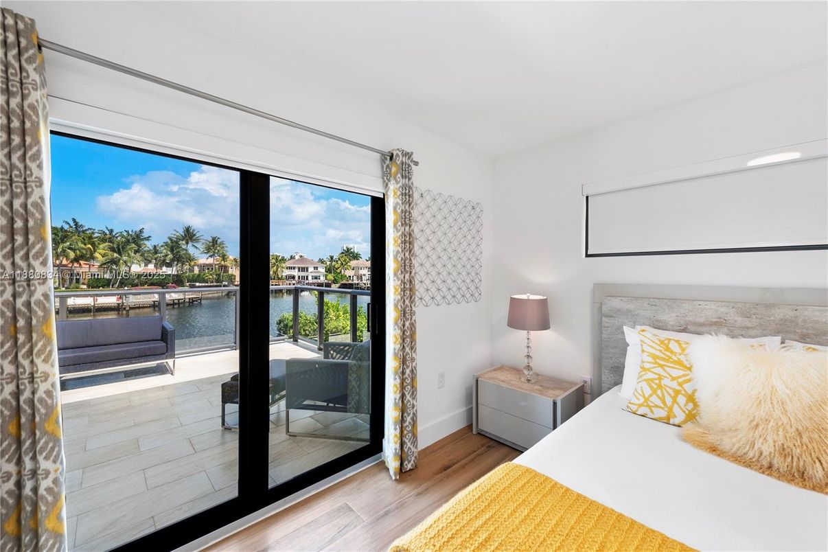 Bedroom, Interior, Water, Wood Texture Flooring