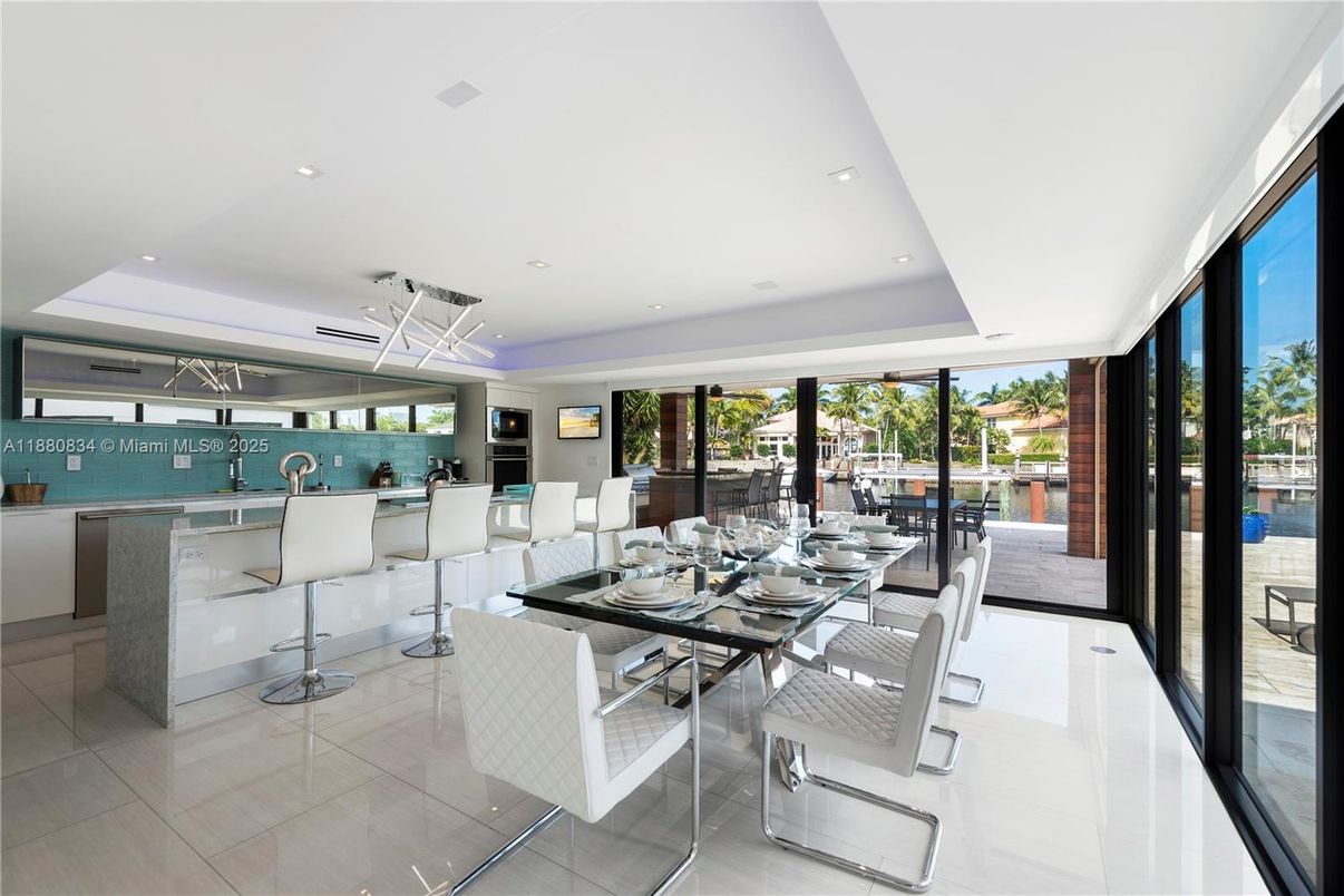 Dining room, Interior, Pendant Lights, Recessed Lighting