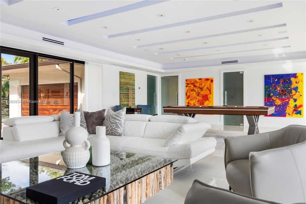 Billiard Table, Game Room, Interior, Living room, Recessed Lighting