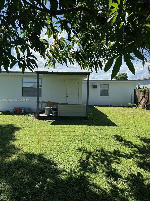 Backyard, Exterior