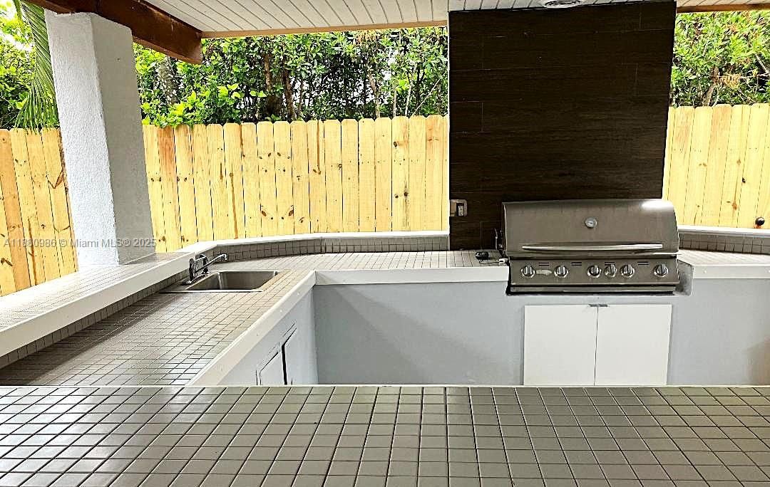 Exterior, Outdoor Kitchen
