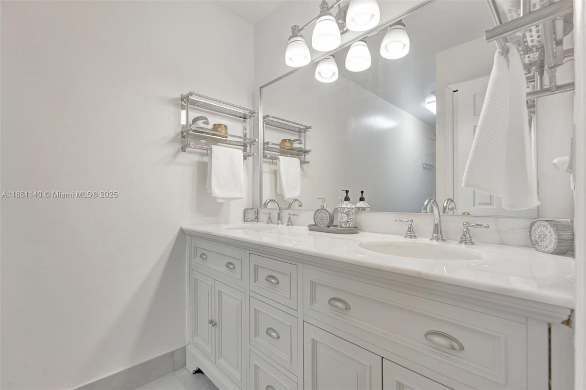 Bathroom, Dual Sink Vanities, Interior