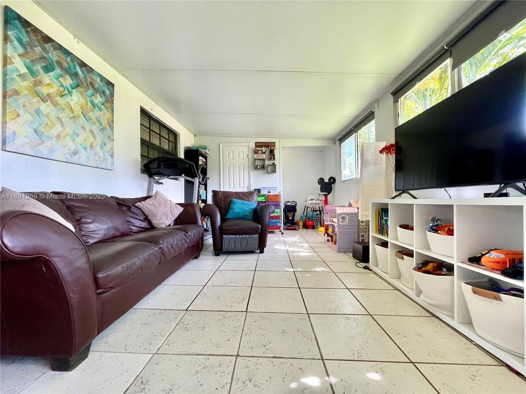 Fitness Equipment, Interior, Living room