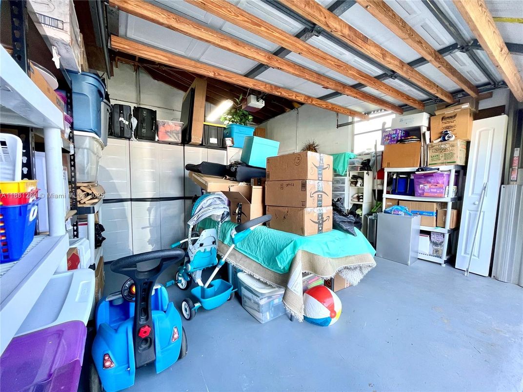 Garage, Interior