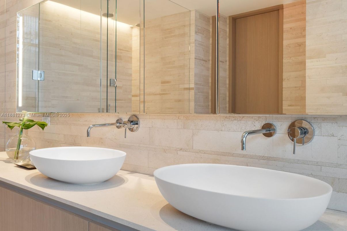 Bathroom, Free Standing Baths, Glass Shower, Interior