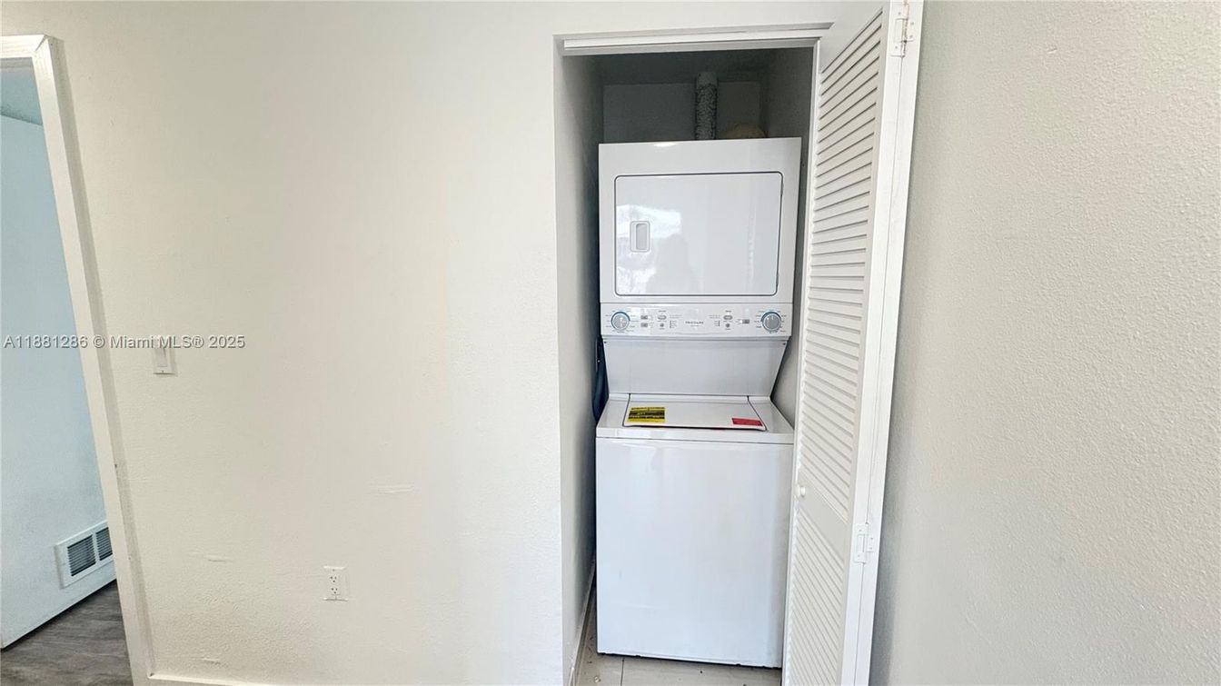 Interior, Utility Closets, Washer