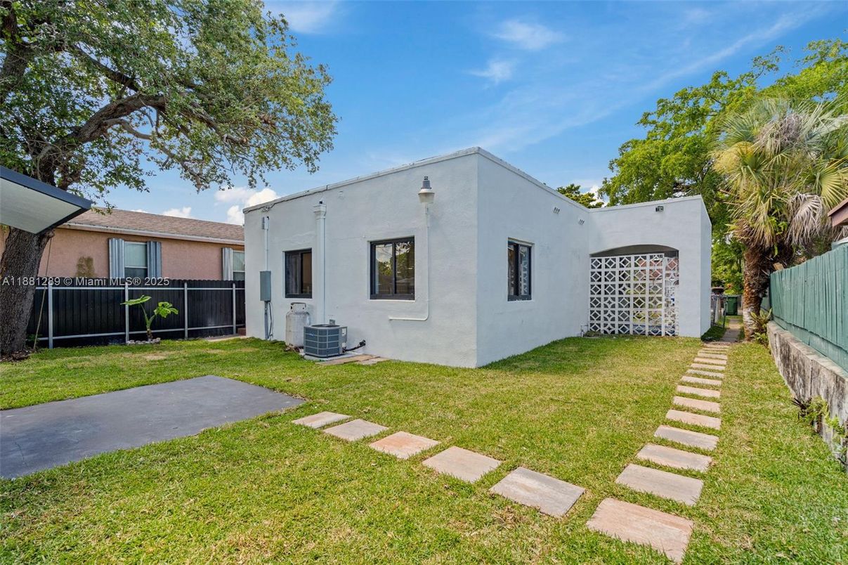 Backyard, Exterior