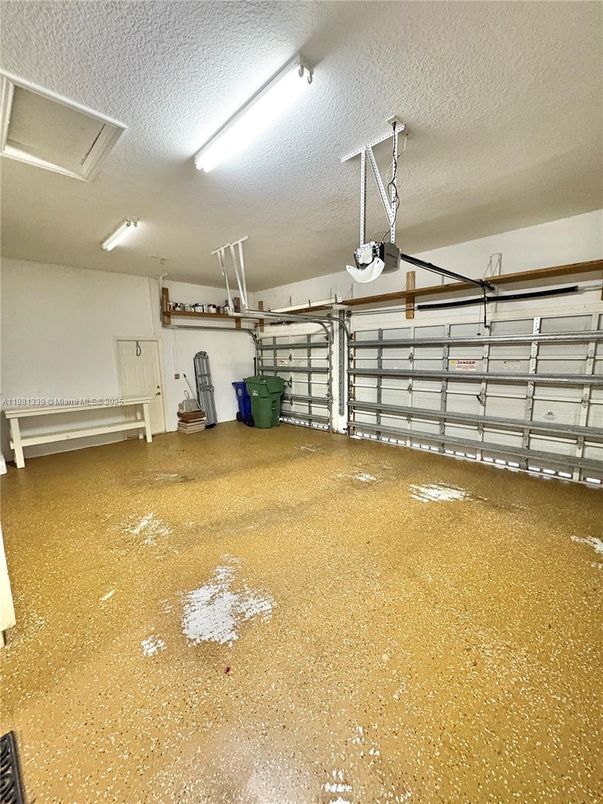 Garage, Interior