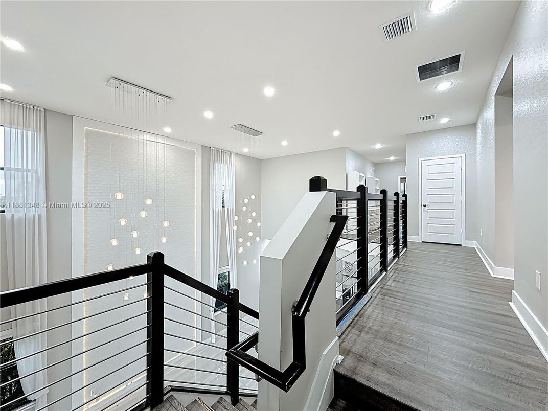 Interior, Pendant Lights, Recessed Lighting, Wood Texture Flooring