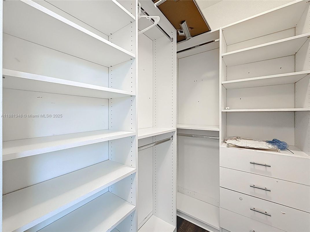 Interior, Walk-in Closets