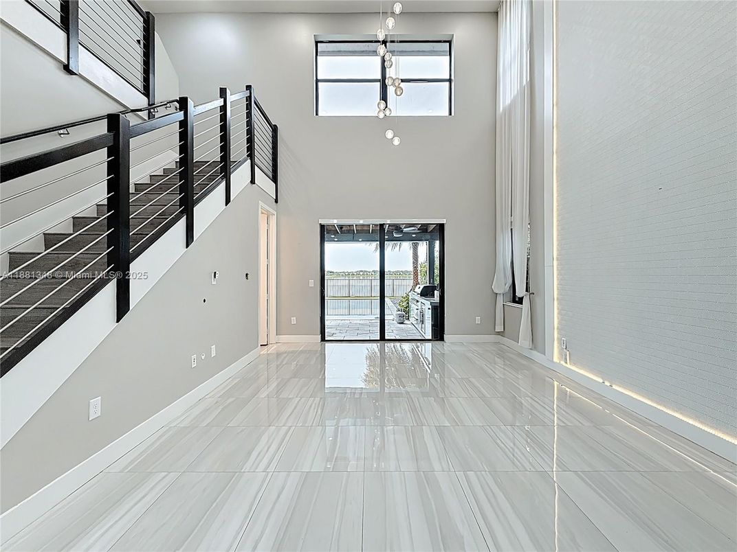 Empty room, Interior, Pendant Lights, Water