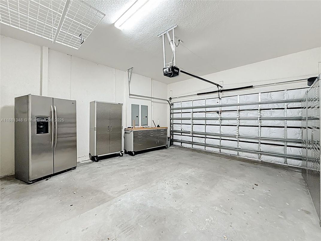 Garage, Interior