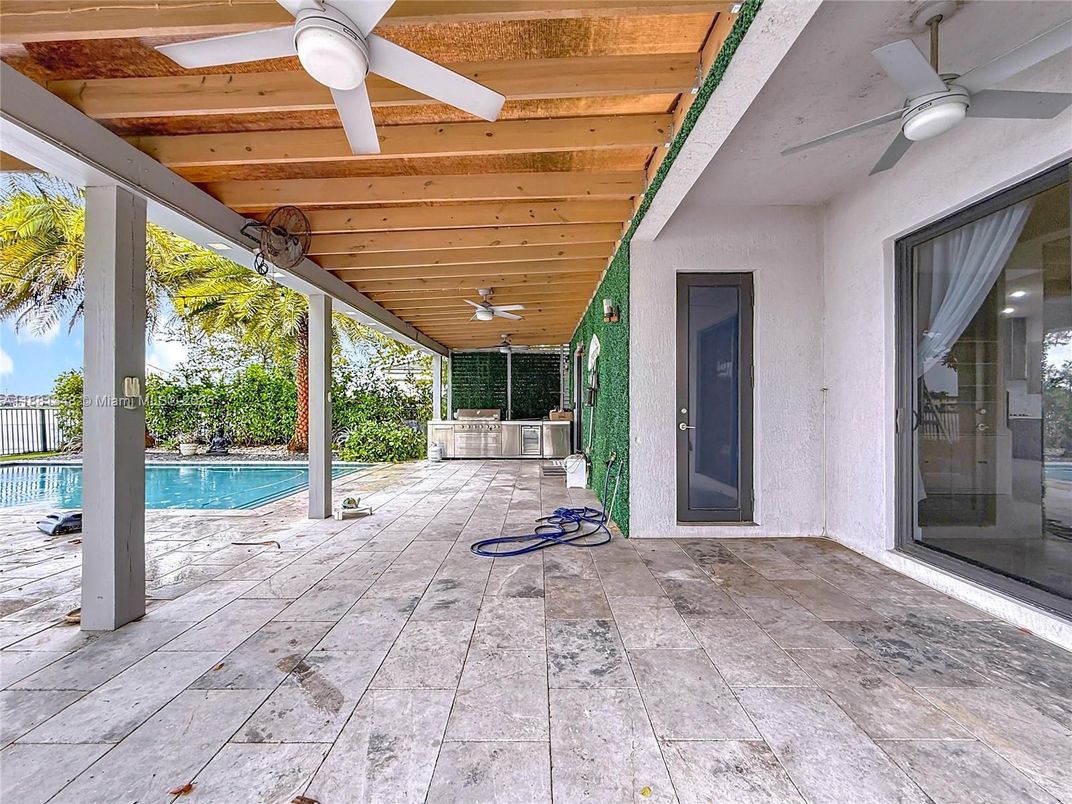 Exterior, Outdoor Kitchen, Pool
