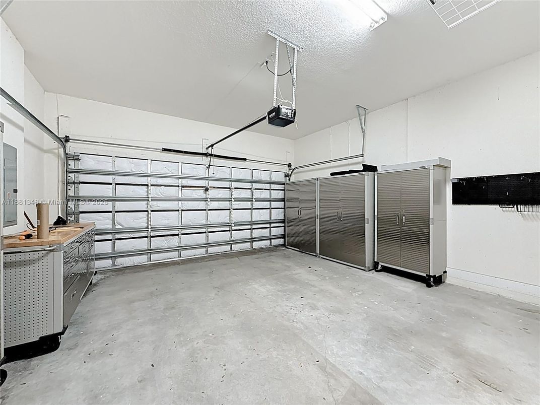 Garage, Interior
