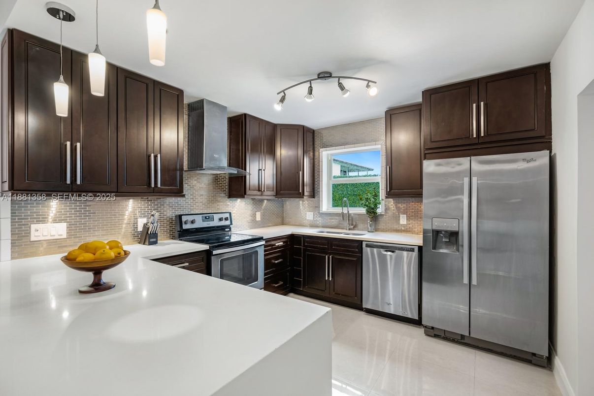 Interior, Kitchen, Pendant Lights, Stainless Steel Appliances