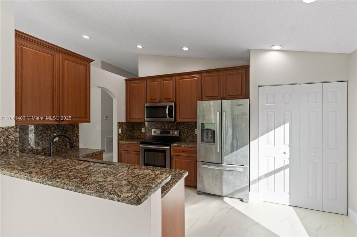 Interior, Kitchen, Marble, Recessed Lighting