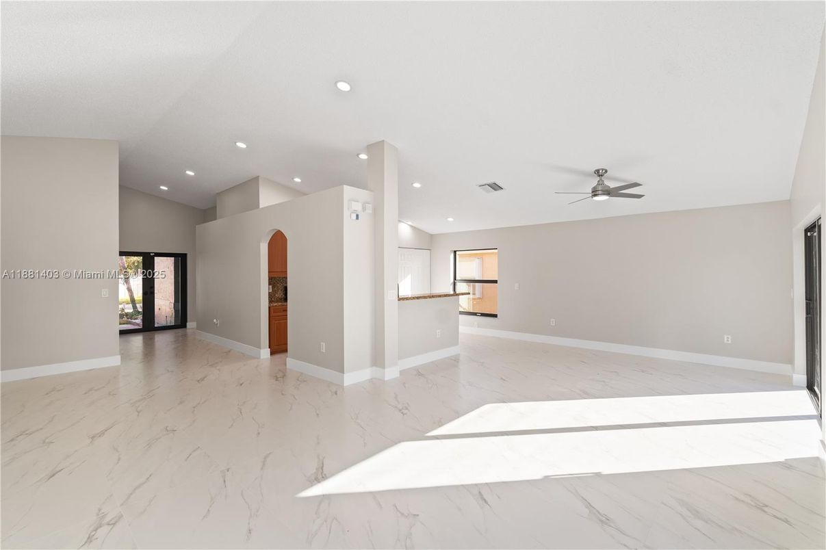 Empty room, Interior, Marble, Recessed Lighting