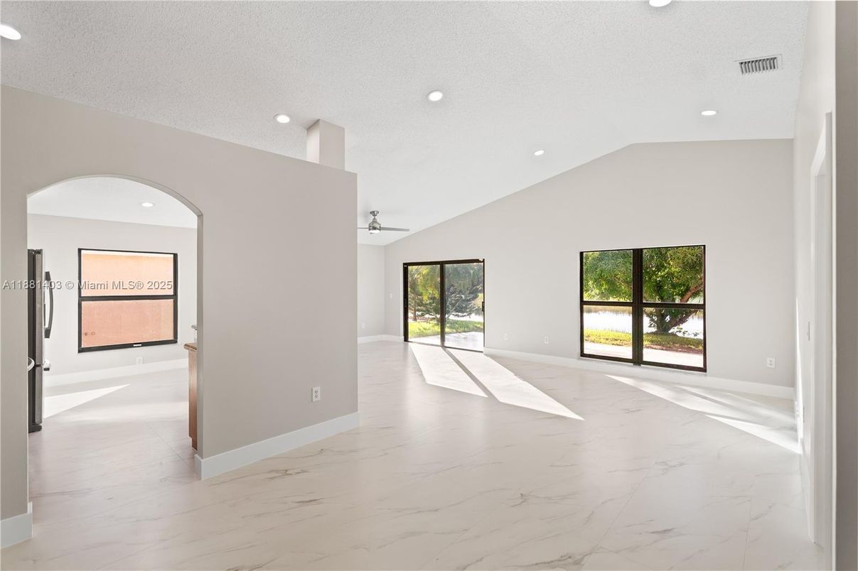 Empty room, Interior, Marble, Recessed Lighting