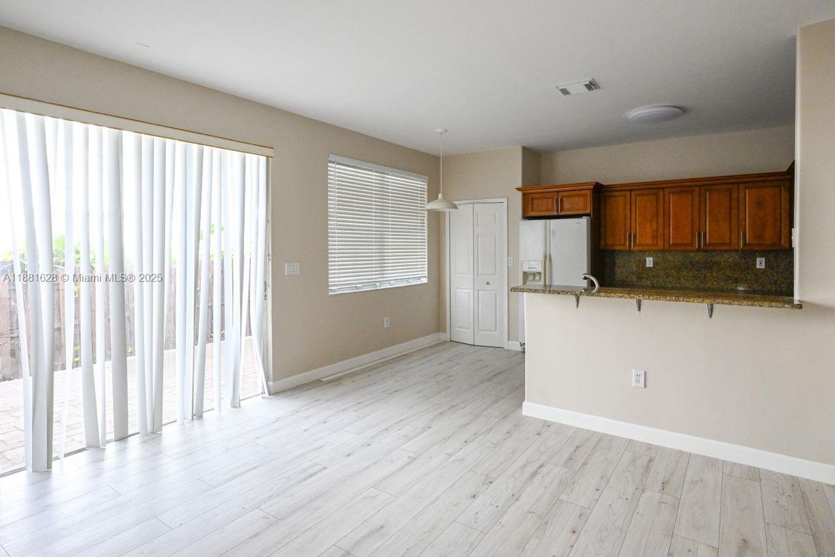 Empty room, Interior, Pendant Lights, Wood Texture Flooring