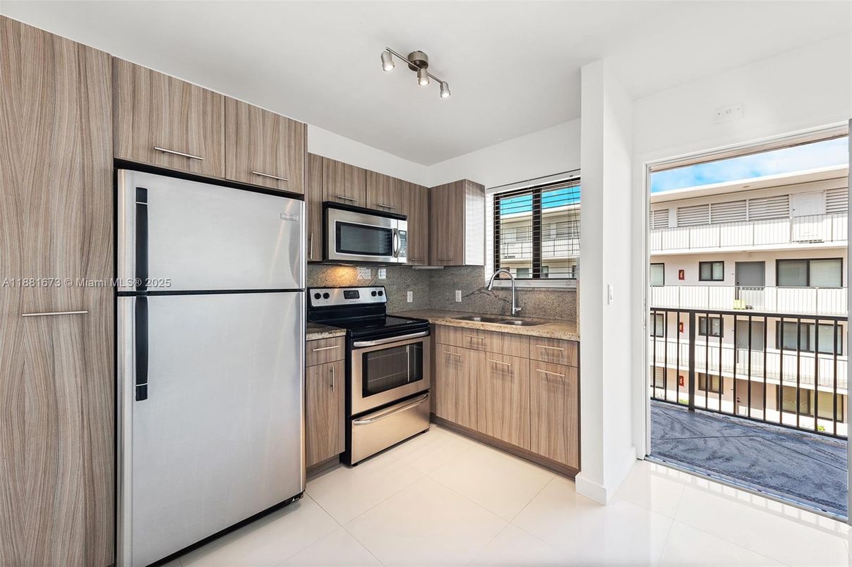 Interior, Kitchen, Stainless Steel Appliances