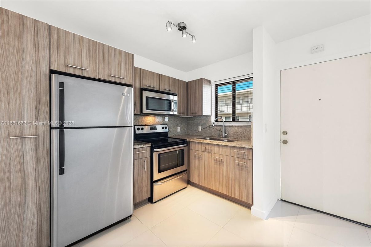 Interior, Kitchen, Stainless Steel Appliances