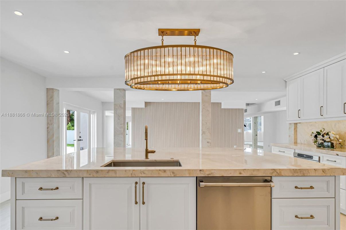 Chandelier, Interior, Kitchen, Recessed Lighting, Stainless Steel Appliances