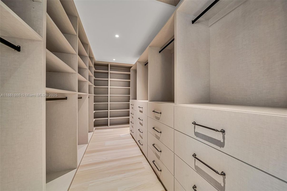 Interior, Recessed Lighting, Walk-in Closets