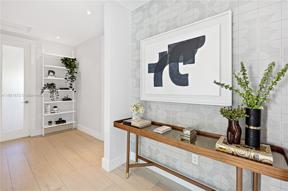 Interior, Recessed Lighting, Wood Texture Flooring