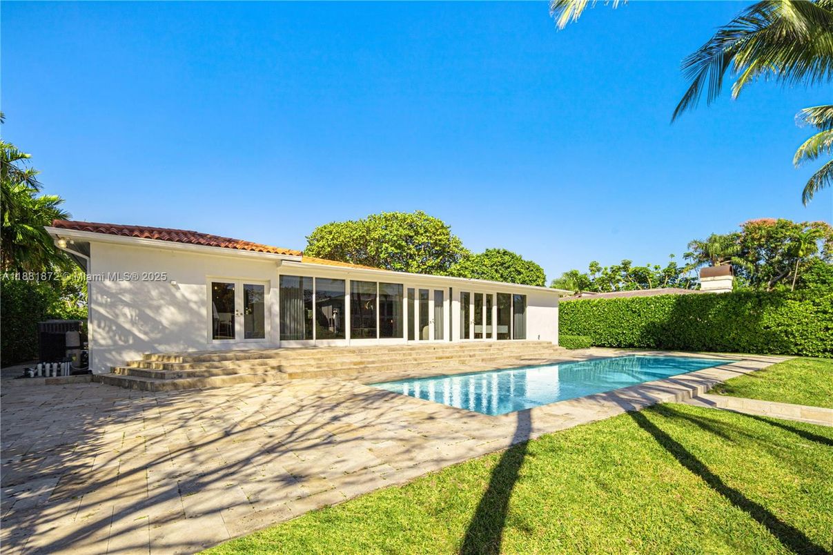 Exterior, Pool