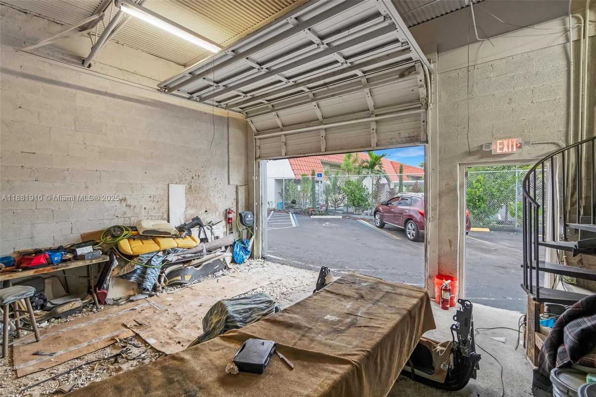 Garage, Interior