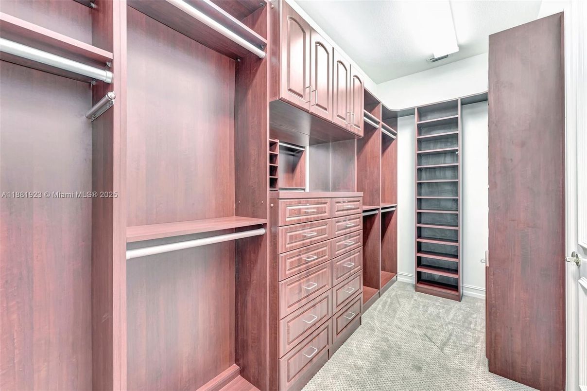 Interior, Walk-in Closets