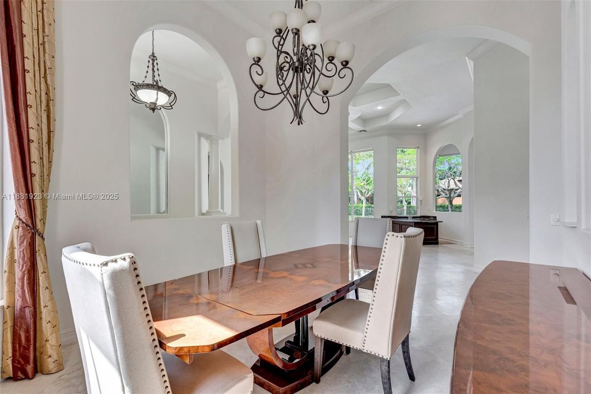 Dining room, Interior, Pendant Lights, Recessed Lighting