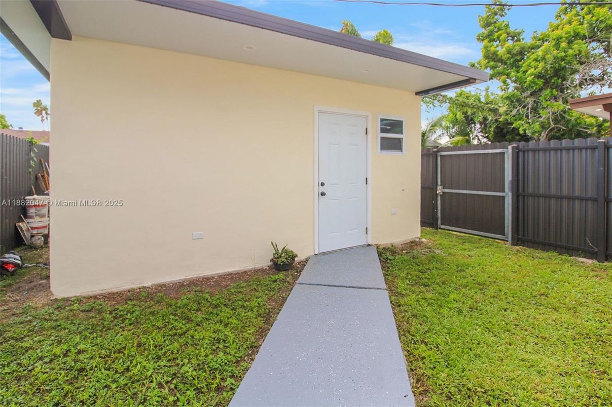 Backyard, Exterior