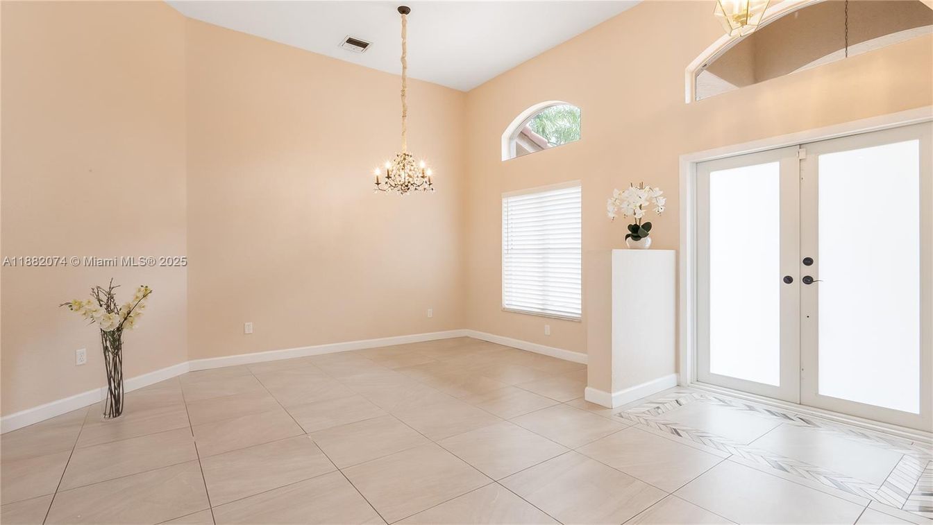 Chandelier, Empty room, Interior