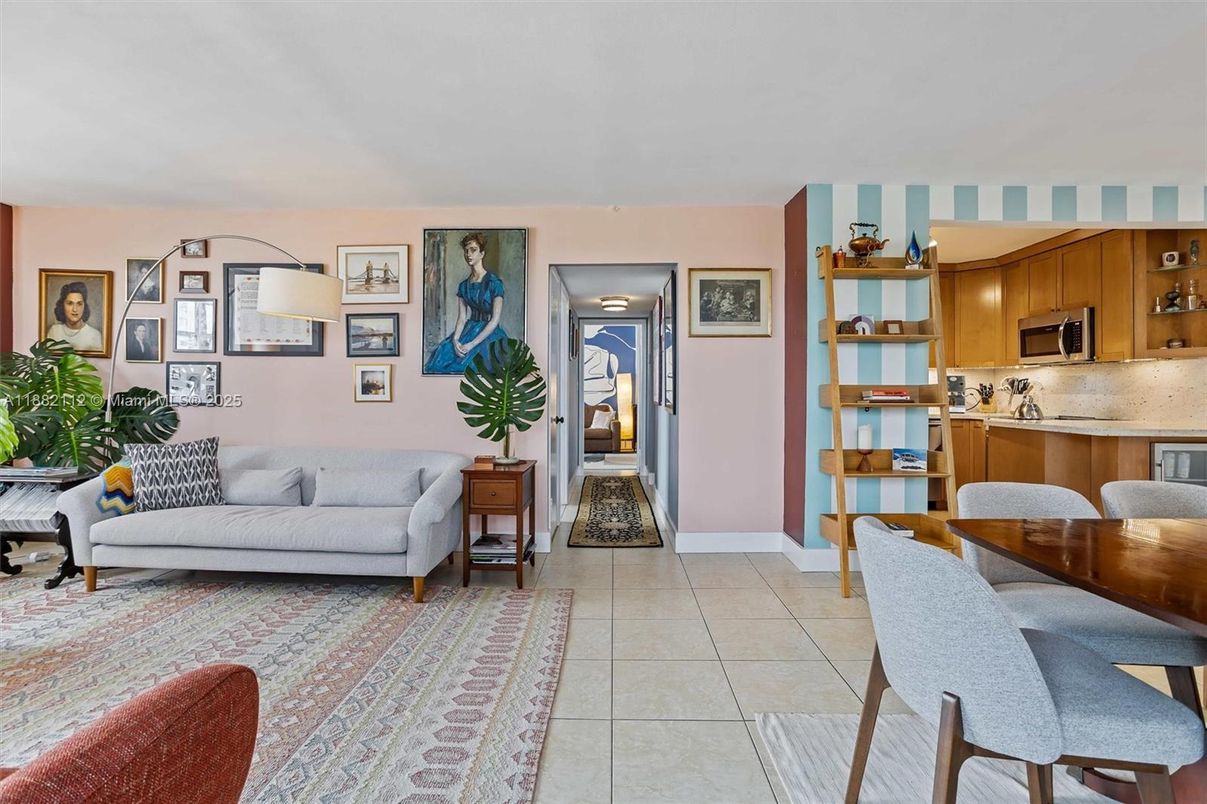 Dining room, Interior, Kitchen, Stainless Steel Appliances