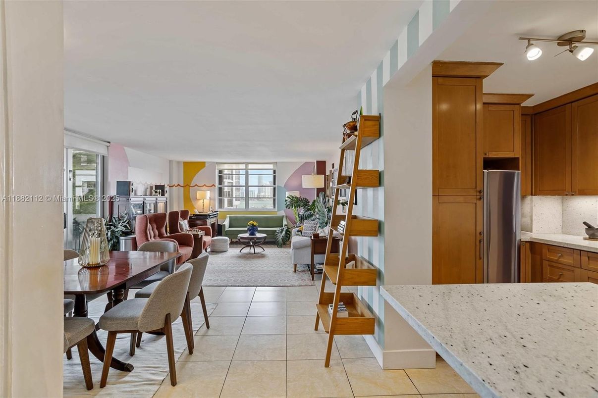 Dining room, Interior, Kitchen, Living room, Stainless Steel Appliances