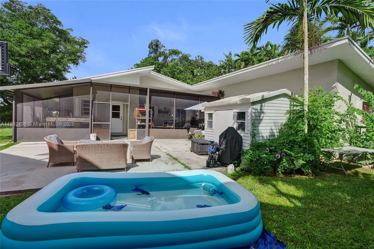 Backyard, Exterior, Hot Tub