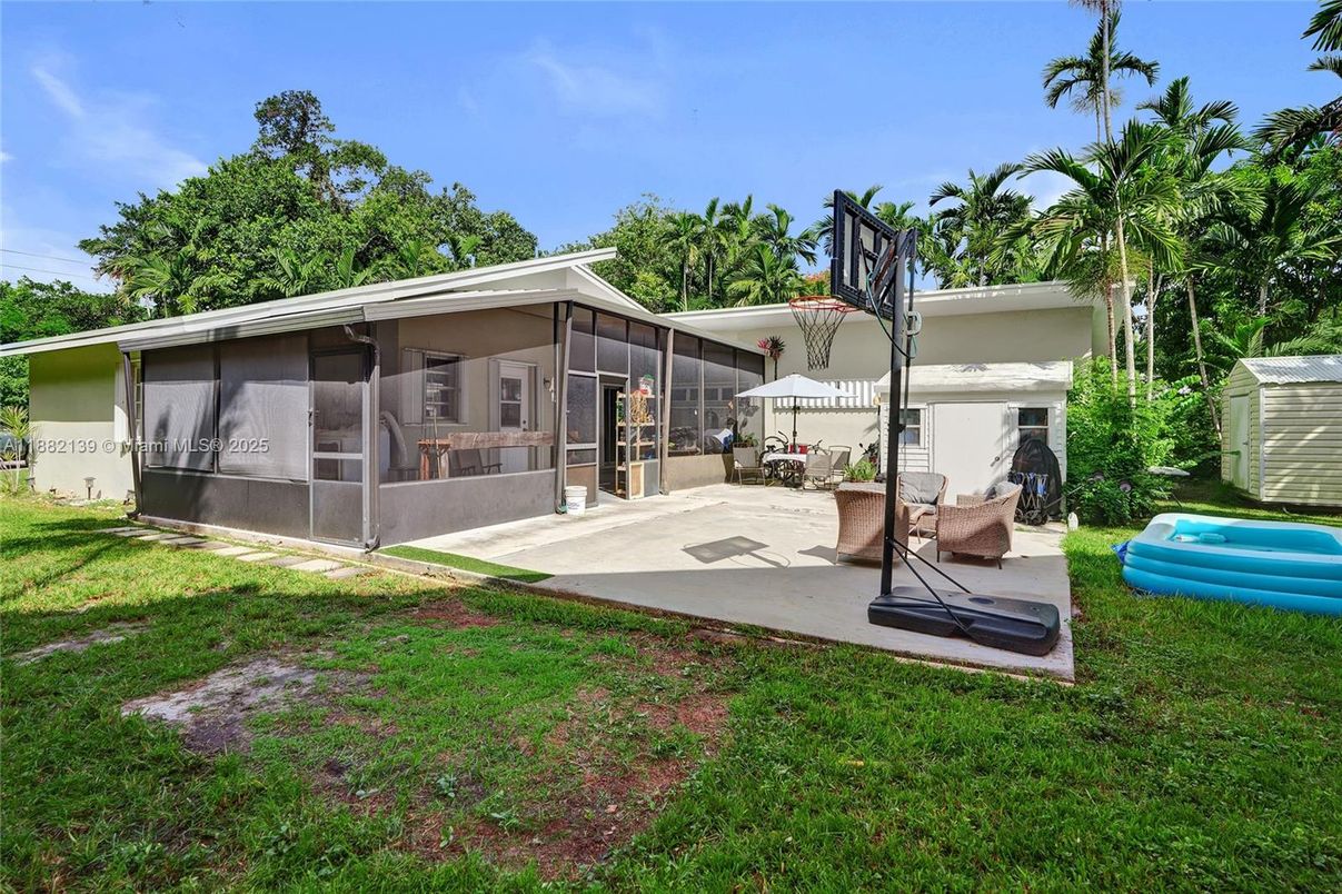 Backyard, Exterior