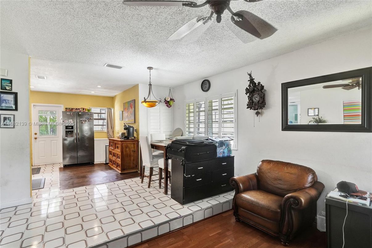 Dining room, Interior, Kitchen, Pendant Lights, Wood Texture Flooring