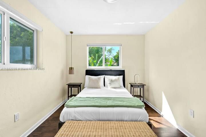 Bedroom, Interior, Pendant Lights, Wood Texture Flooring