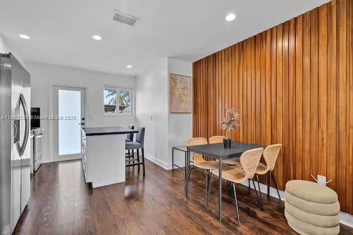 Dining room, Interior, Kitchen, Recessed Lighting, Wood Texture Flooring