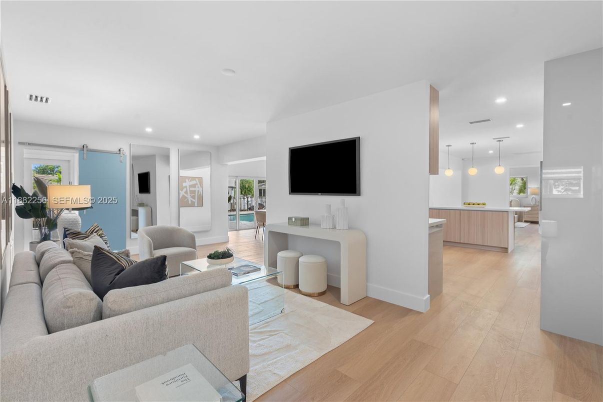 Interior, Kitchen, Living room, Pendant Lights, Recessed Lighting, Wood Texture Flooring