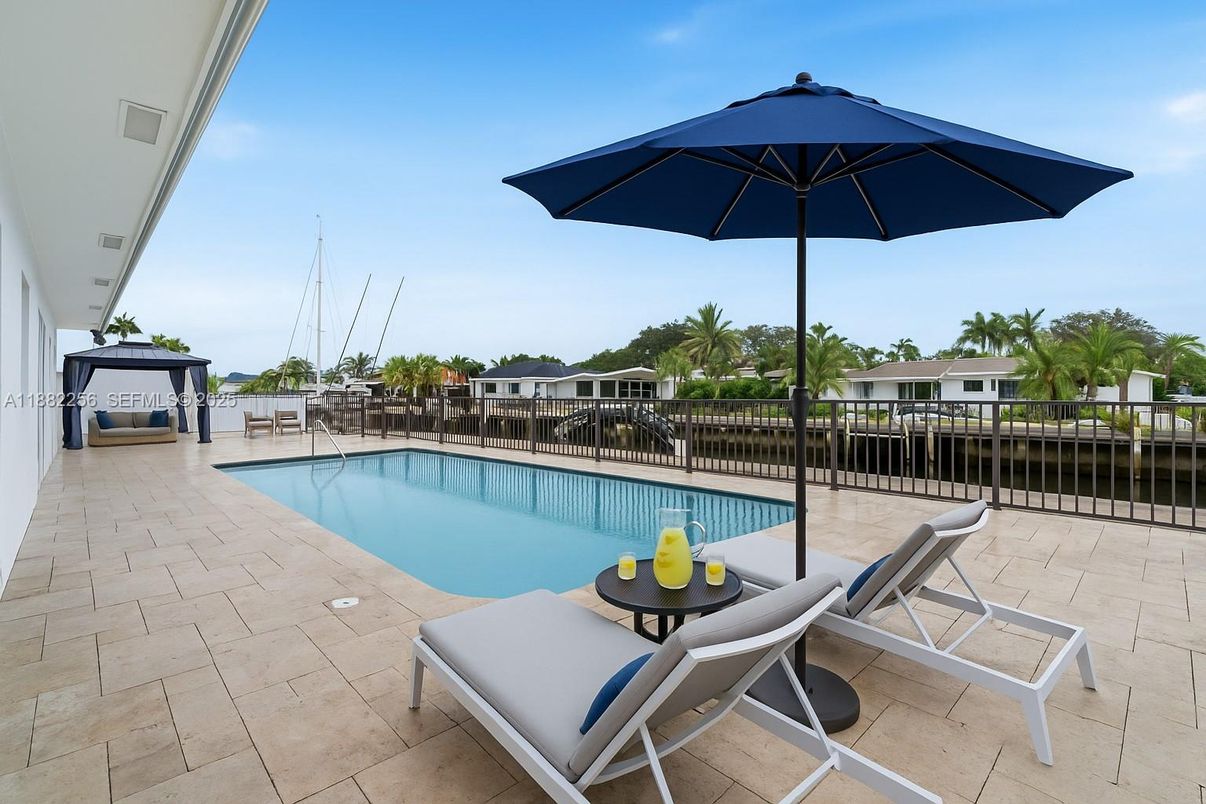 Exterior, Pool, Water