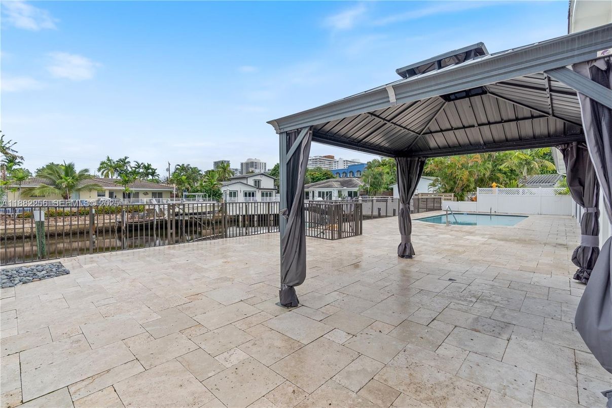 Exterior, Pool, Water