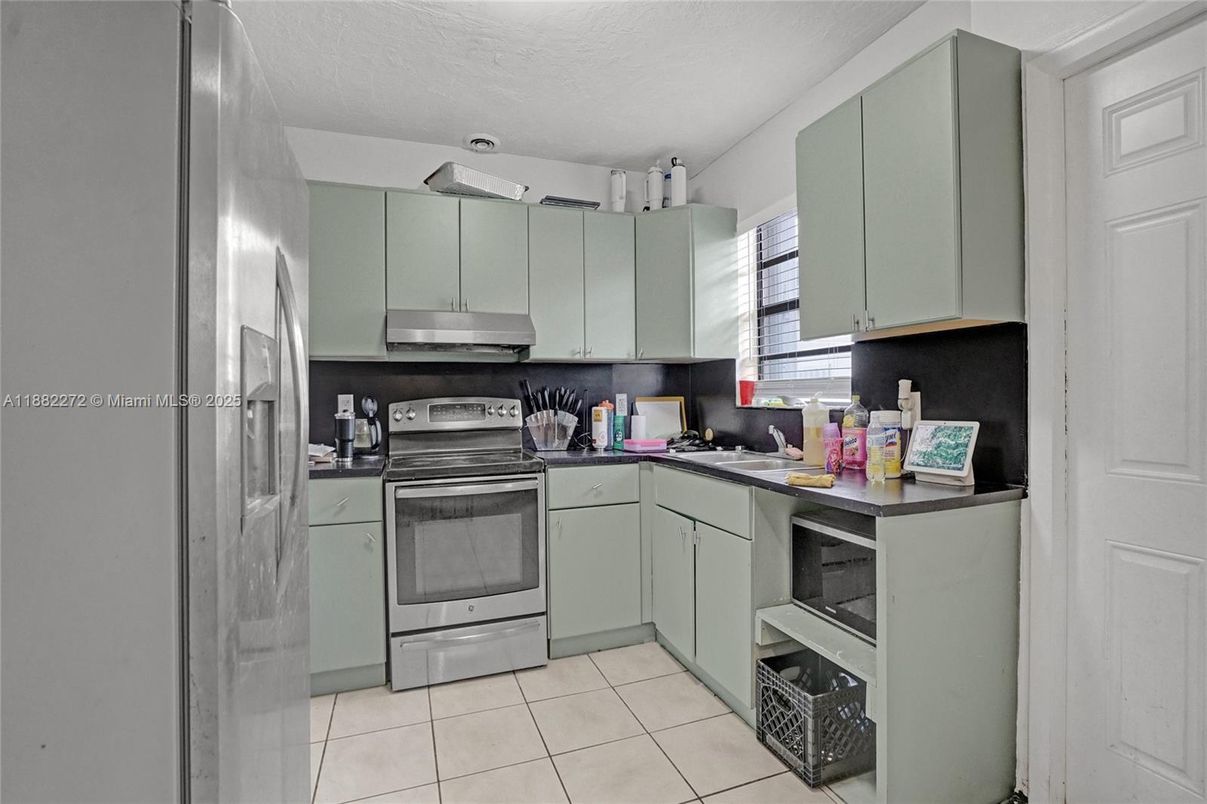 Interior, Kitchen, Stainless Steel Appliances