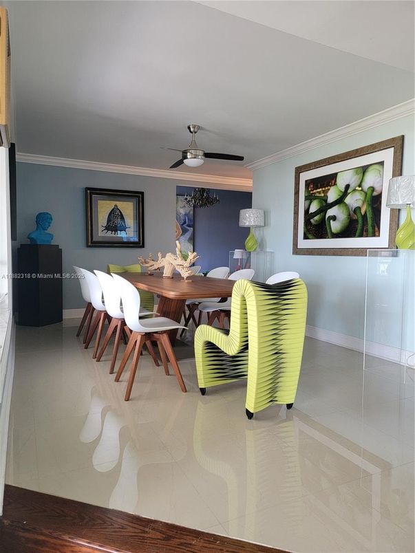 Dining room, Interior