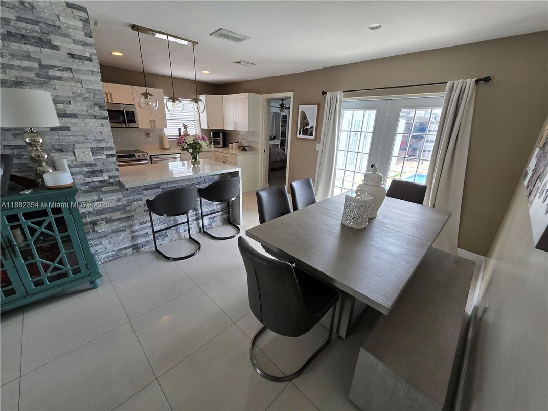Dining room, Interior, Kitchen, Pendant Lights, Recessed Lighting
