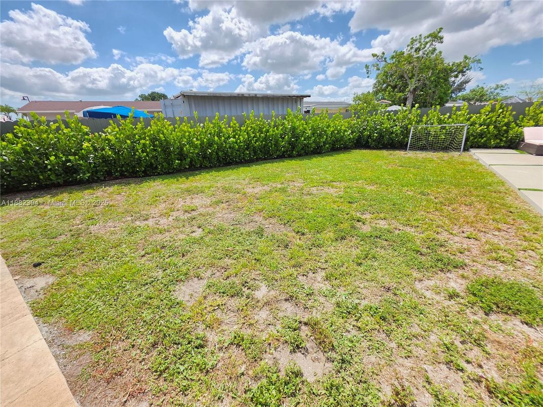 Backyard, Exterior