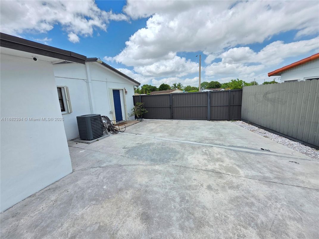Backyard, Exterior