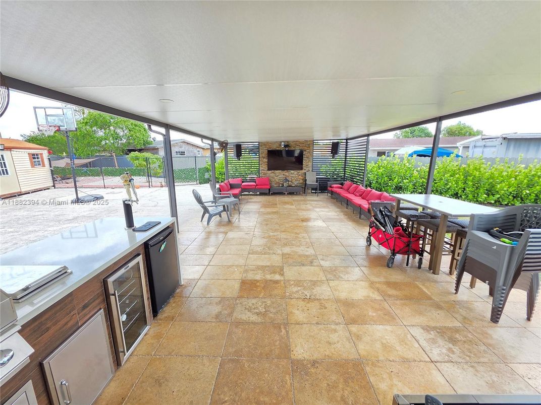 Exterior, Fireplace, Outdoor Kitchen